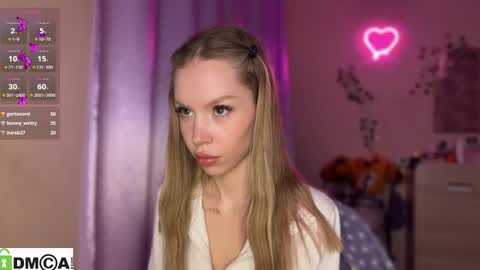 Snapshot of _love_me_again chatting on 10-08-25, 09:45 Katie online show from 10-08-25, 09:45
