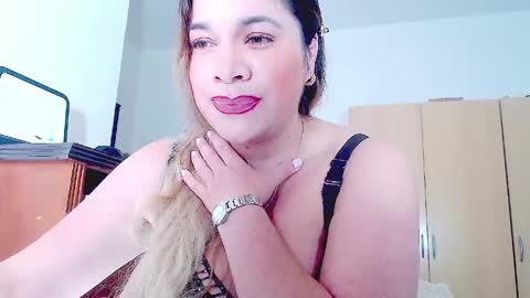 _lunagold_ online show from 03-30-26, 05:25