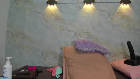 Maddy online show from 12-23-24, 11:57