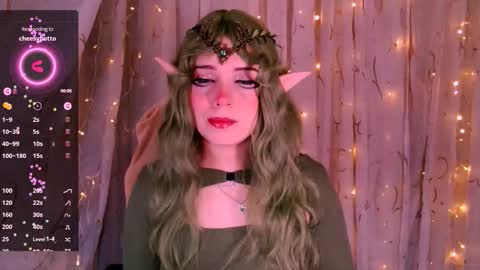 Snapshot of _marcelline_ chatting on 10-24-25, 08:00 Kira online show from 10-24-25, 08:00