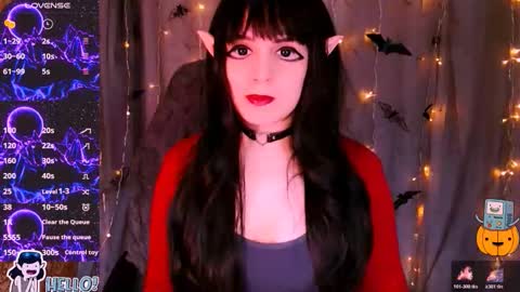 Snapshot of _marcelline_ chatting on 11-02-25, 08:39 Kira online show from 11-02-25, 08:39