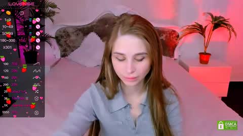 Snapshot of _mari_clark chatting on 03-10-25, 02:17 Eva online show from 03-10-25, 02:17