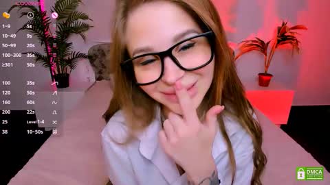 Snapshot of _mari_clark chatting on 10-07-25, 12:08 Eva online show from 10-07-25, 12:08