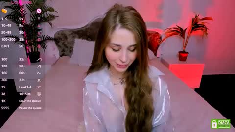 Snapshot of _mari_clark chatting on 10-08-25, 11:13 Eva online show from 10-08-25, 11:13