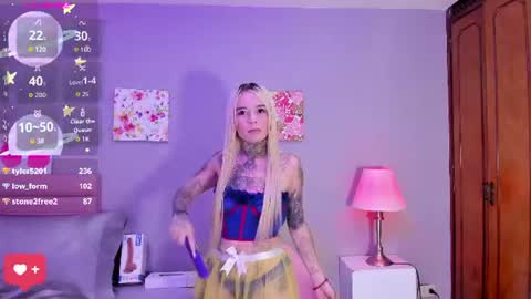 Snapshot of _mariangel1 chatting on 06-18-26, 05:30 _mariangel1 online show from 06-18-26, 05:30