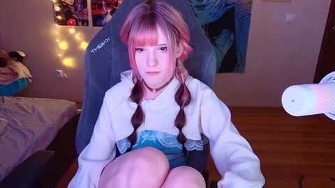 Snapshot of _mariko_ chatting on 01-02-25, 02:35 Mariko online show from 01-02-25, 02:35