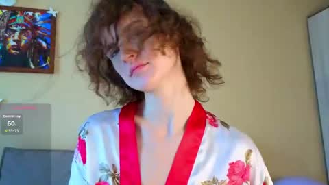 Snapshot of _masterpiece__ chatting on 05-17-26, 05:16 Sophia online show from 05-17-26, 05:16