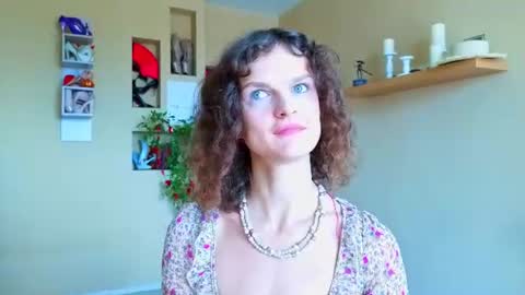 Sophia online show from 07-18-26, 08:40