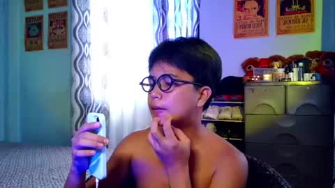 Snapshot of _maxurbate chatting on 06-11-26, 02:00 MAX Dont forget to follow online show from 06-11-26, 02:00