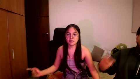 Snapshot of _maxxx1_ chatting on 06-25-26, 01:49 max and abby online show from 06-25-26, 01:49