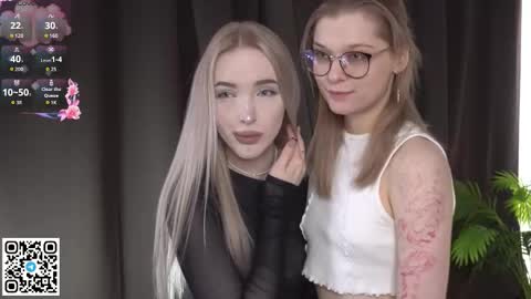 Elva and Kate  online show from 09-14-25, 07:29