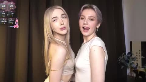 Snapshot of _medal_of_horny_ chatting on 12-20-25, 07:59 Elva and Kate online show from 12-20-25, 07:59