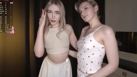 Snapshot of _medal_of_horny_ chatting on 01-14-26, 05:46 Elva and Kate online show from 01-14-26, 05:46