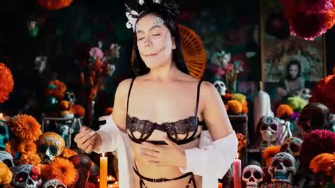 Megan online show from 10-31-25, 08:54