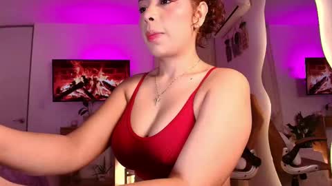 Snapshot of _megan_akbar chatting on 09-09-25, 12:05 Marce online show from 09-09-25, 12:05