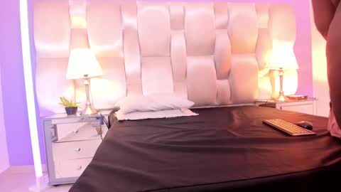 Snapshot of _megan_lovitz_ chatting on 02-26-25, 06:32 _megan_lovitz_ online show from 02-26-25, 06:32