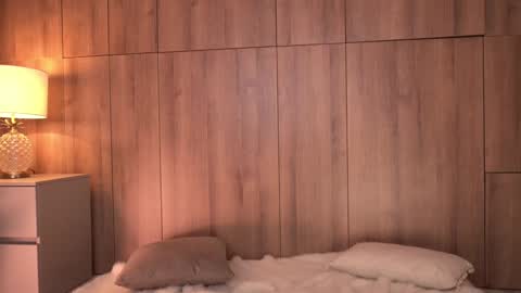     online show from 12-18-25, 06:47