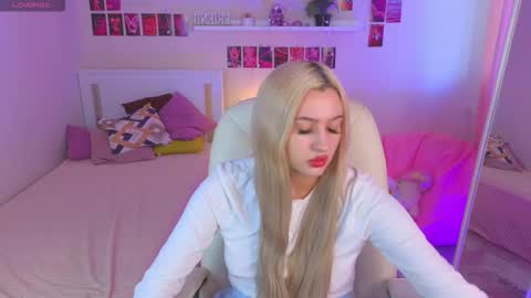 Melany online show from 09-28-25, 02:44