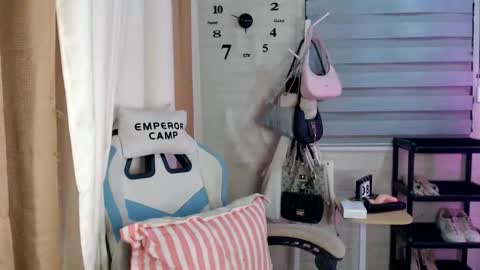 Snapshot of _mellyxxx chatting on 05-08-26, 11:04 Melly online show from 05-08-26, 11:04