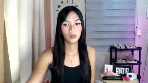 Snapshot of _mellyxxx chatting on 05-18-26, 11:16 Melly online show from 05-18-26, 11:16