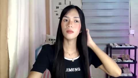 Snapshot of _mellyxxx chatting on 05-19-26, 10:54 Melly online show from 05-19-26, 10:54
