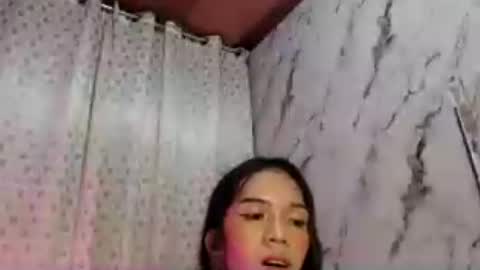 Snapshot of _mellyxxx chatting on 06-23-26, 05:55 Melly online show from 06-23-26, 05:55