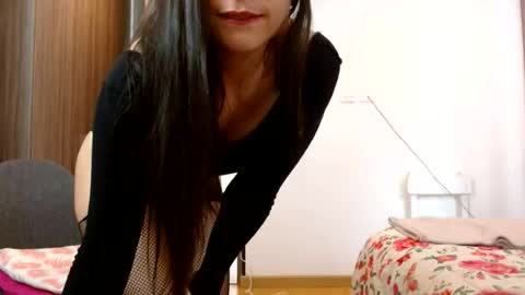 Snapshot of _mia_angel17 chatting on 06-22-26, 06:16 MIA online show from 06-22-26, 06:16