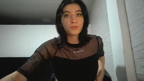 Snapshot of _mia_foster1 chatting on 12-16-25, 10:26 Mia-foster online show from 12-16-25, 10:26