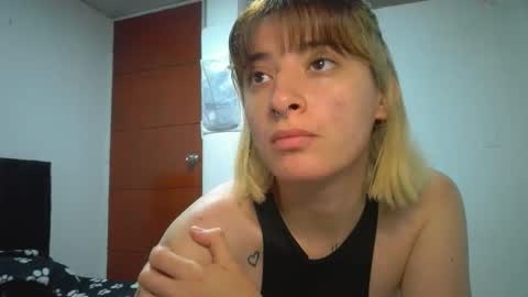 Mia-foster online show from 05-09-26, 12:05