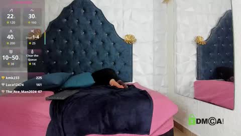 Snapshot of _mia_milf_ chatting on 11-28-25, 07:27 _mia_milf_ online show from 11-28-25, 07:27