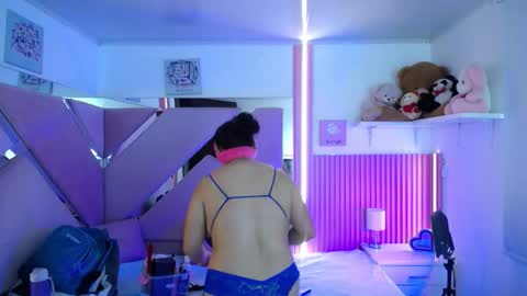  Mia  online show from 11-24-25, 12:49