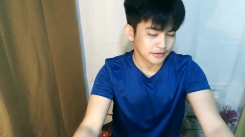 Snapshot of _mikko_moto_ chatting on 04-19-26, 01:21 _mikko_moto_ online show from 04-19-26, 01:21