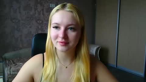 Snapshot of _mila_la_ chatting on 04-02-26, 10:02 Melanie online show from 04-02-26, 10:02