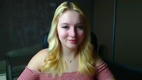 Snapshot of _mila_la_ chatting on 04-06-26, 08:59 Melanie online show from 04-06-26, 08:59