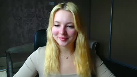 Snapshot of _mila_la_ chatting on 04-09-26, 07:14 Melanie online show from 04-09-26, 07:14