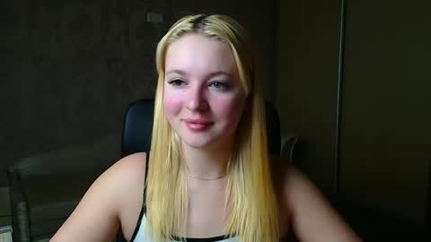 Snapshot of _mila_la_ chatting on 04-10-26, 09:14 Melanie online show from 04-10-26, 09:14