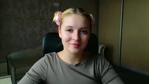 Melanie online show from 05-11-26, 04:04