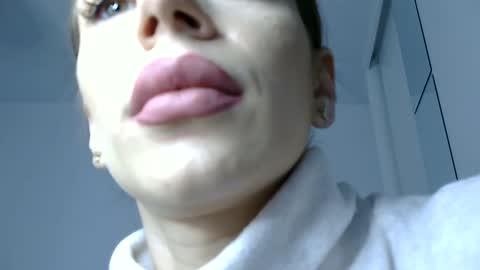 AstrideVonTeese online show from 02-19-25, 05:16