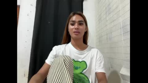 Snapshot of _milliondollarbaby_ chatting on 06-07-26, 05:27 Irina online show from 06-07-26, 05:27