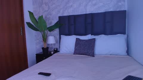 Snapshot of _mishell chatting on 11-15-25, 07:32 Mishell online show from 11-15-25, 07:32