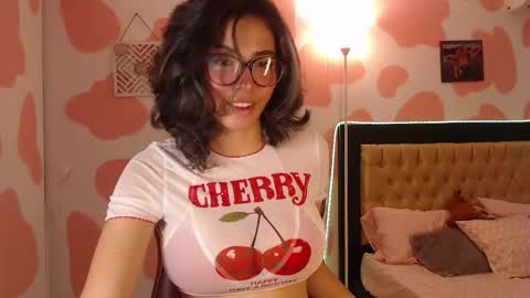 Hinata 3 online show from 09-19-25, 02:07