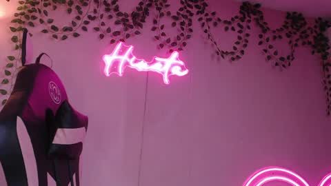 Snapshot of _miss_hinata_ chatting on 05-14-26, 01:18 Hinata 3 online show from 05-14-26, 01:18