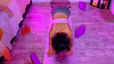 karoline uwu online show from 10-28-25, 12:25