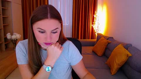 Mia online show from 10-12-25, 06:12