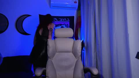 Miss Eva. if anyone in NYK to fuck here is sissy sn -  online show from 02-04-25, 10:24