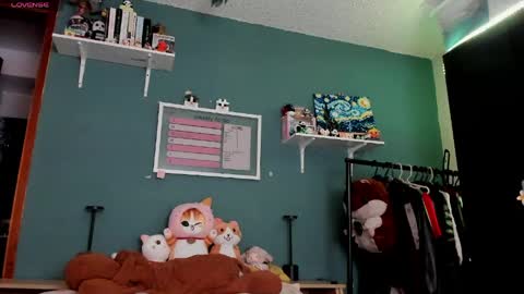 Snapshot of _moon_cake_ chatting on 05-12-26, 05:15 Next stream 950 pm Colombia time xd online show from 05-12-26, 05:15