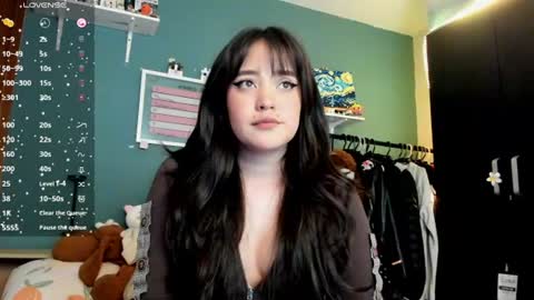 Snapshot of _moon_cake_ chatting on 06-12-26, 03:16 Next stream 950 pm Colombia time xd online show from 06-12-26, 03:16