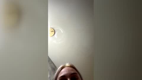 Snapshot of _moon_star chatting on 04-14-26, 04:35 _moon_star online show from 04-14-26, 04:35