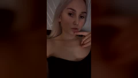 Snapshot of _moon_star chatting on 04-15-26, 07:58 _moon_star online show from 04-15-26, 07:58