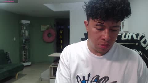 Snapshot of _mr_panda_ chatting on 01-13-25, 11:06 Panda online show from 01-13-25, 11:06